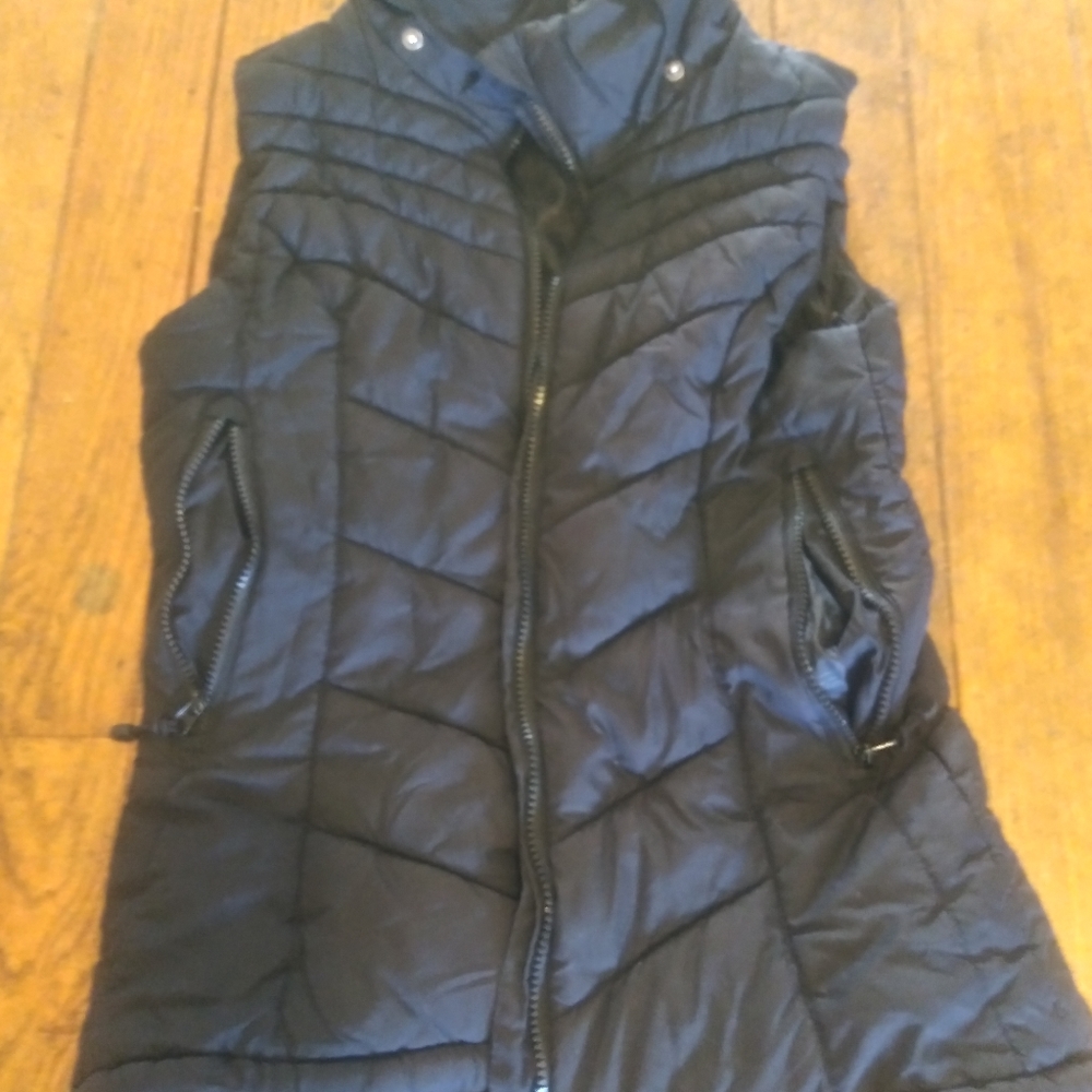 vest jacket, black, puffy, puffer, sleeveless, H&M Sport, black